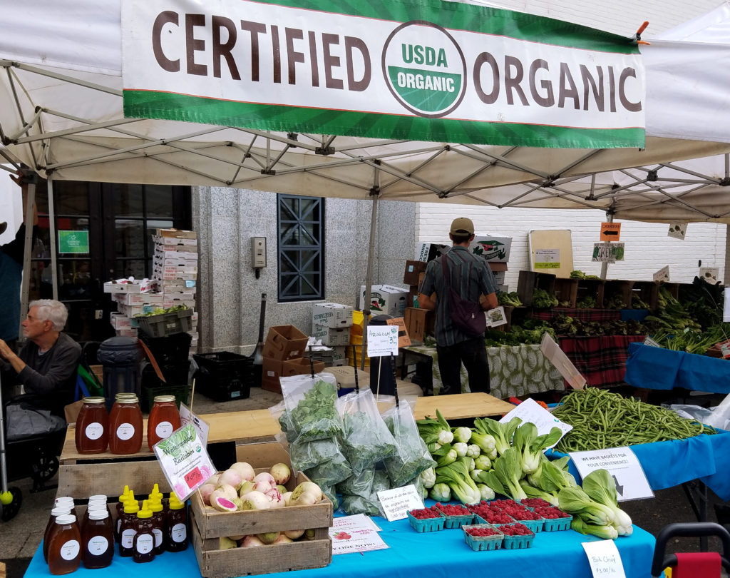 Organic produce at Washington DC's Dupont Farmers Market. Photo credit: Reana Kovalcik.