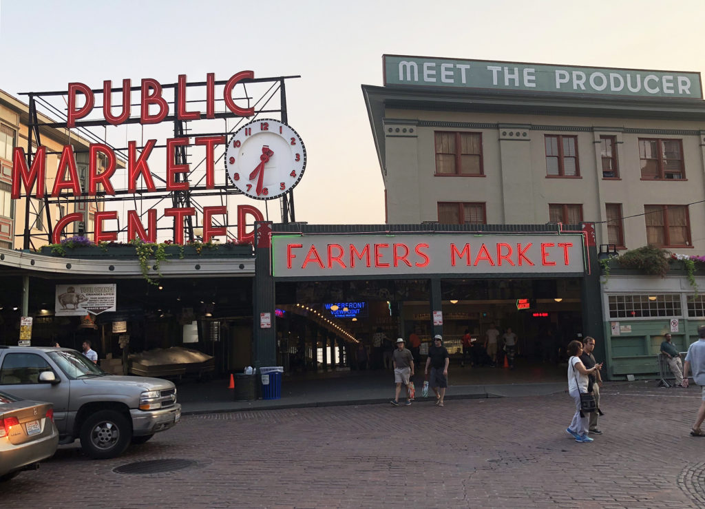 Pike Place Farmers Market in Seattle, WA. Photo credit : Stephanie Henry.