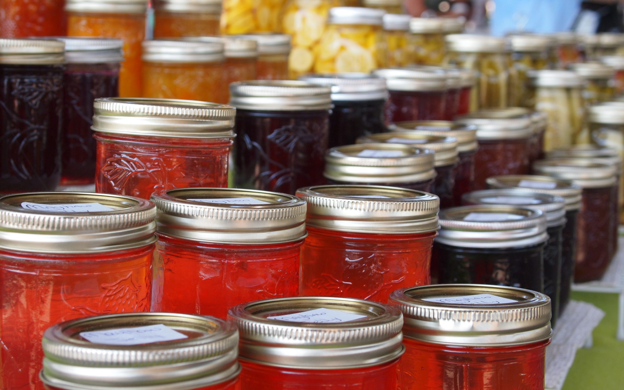 Jams and jellies at a farmers market. Photo credit: Flickr user shreveportbossier